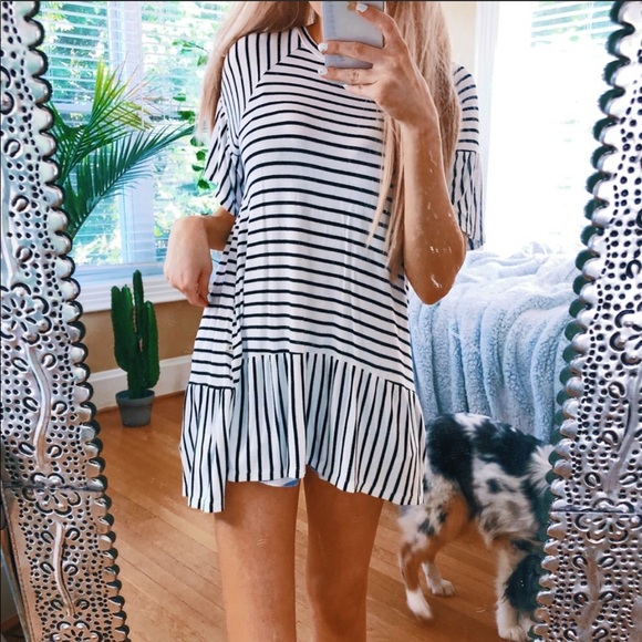 NYTT Peplum Black + White Tunic Short Sleeve Top - Picture 2 of 6